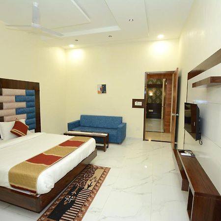 Hotel Villa Inn Ānand Dış mekan fotoğraf