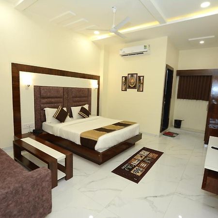 Hotel Villa Inn Ānand Dış mekan fotoğraf
